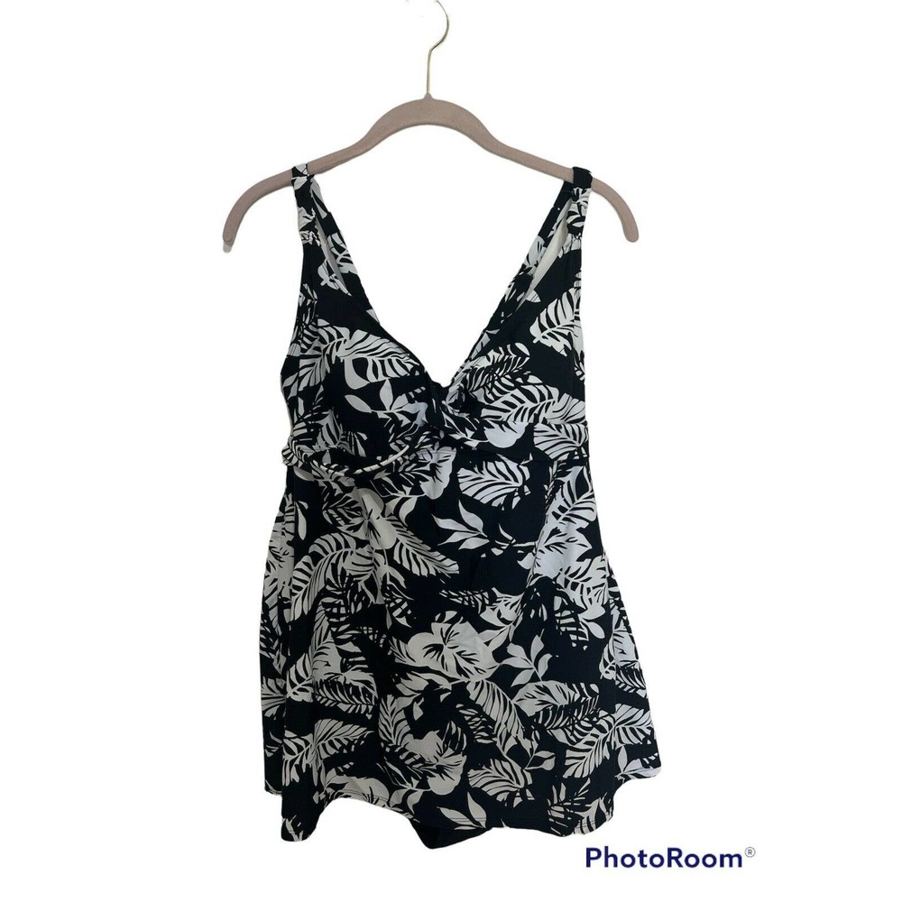 Jaclyn Smith Plus Size 16 one piece Skirt bathing suit- Black And White Tropical